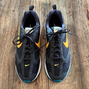 Nike Black Air Max Sneakers